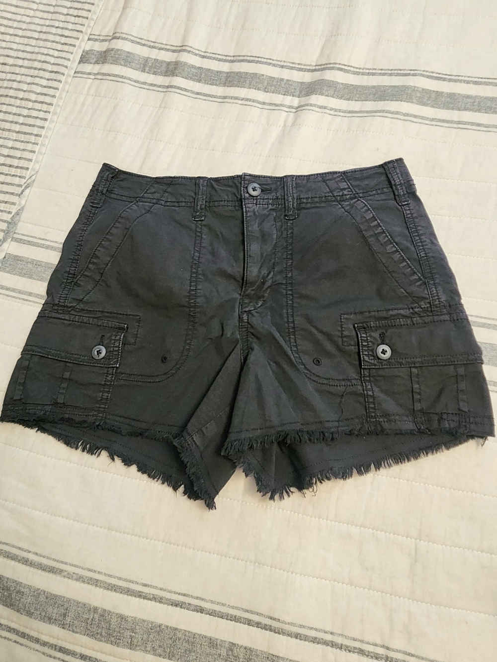 American Eagle Outfitters Black Frayed-Hem Cargo Shorts